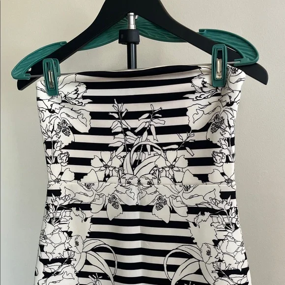 Express Black & White Floral Striped Strapless Bodycon Dress Size 4 - Picture 3 of 8